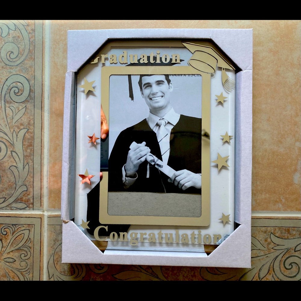 Picture frame - for Graduation 4” x 6” picture - Picture 3 of 8